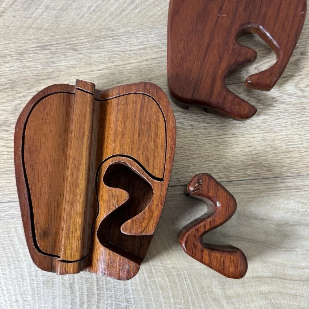 Wooden APPLE with CUTE WORM Puzzle‎  Jewelry Trinket Box Gift Teacher Unique